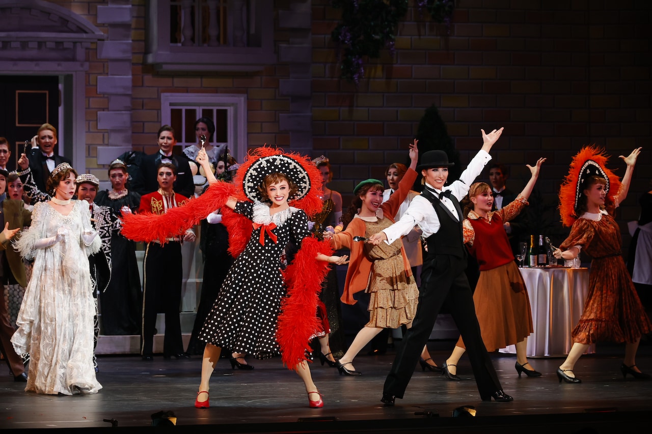 宝塚歌劇星組「ミュージカル『ME AND MY GIRL』」より。 [画像