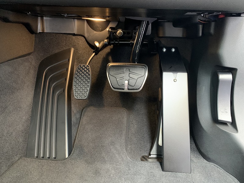 運転補助 / 左足アクセルペダル | 広島県 岡山県の福祉車両、介護車両