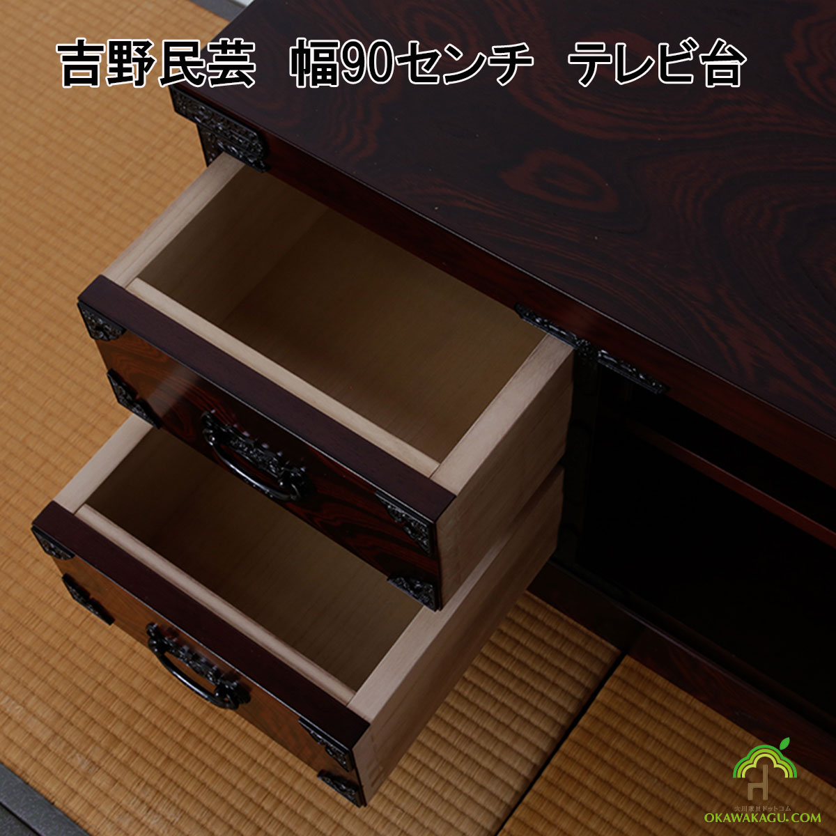 民芸調のお仏壇はコンパクトでリビングにも収まります【大川家具