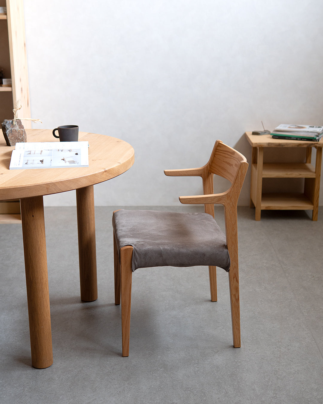 ナガノインテリア ｜ DC343 ARM CHAIR - レッドオーク