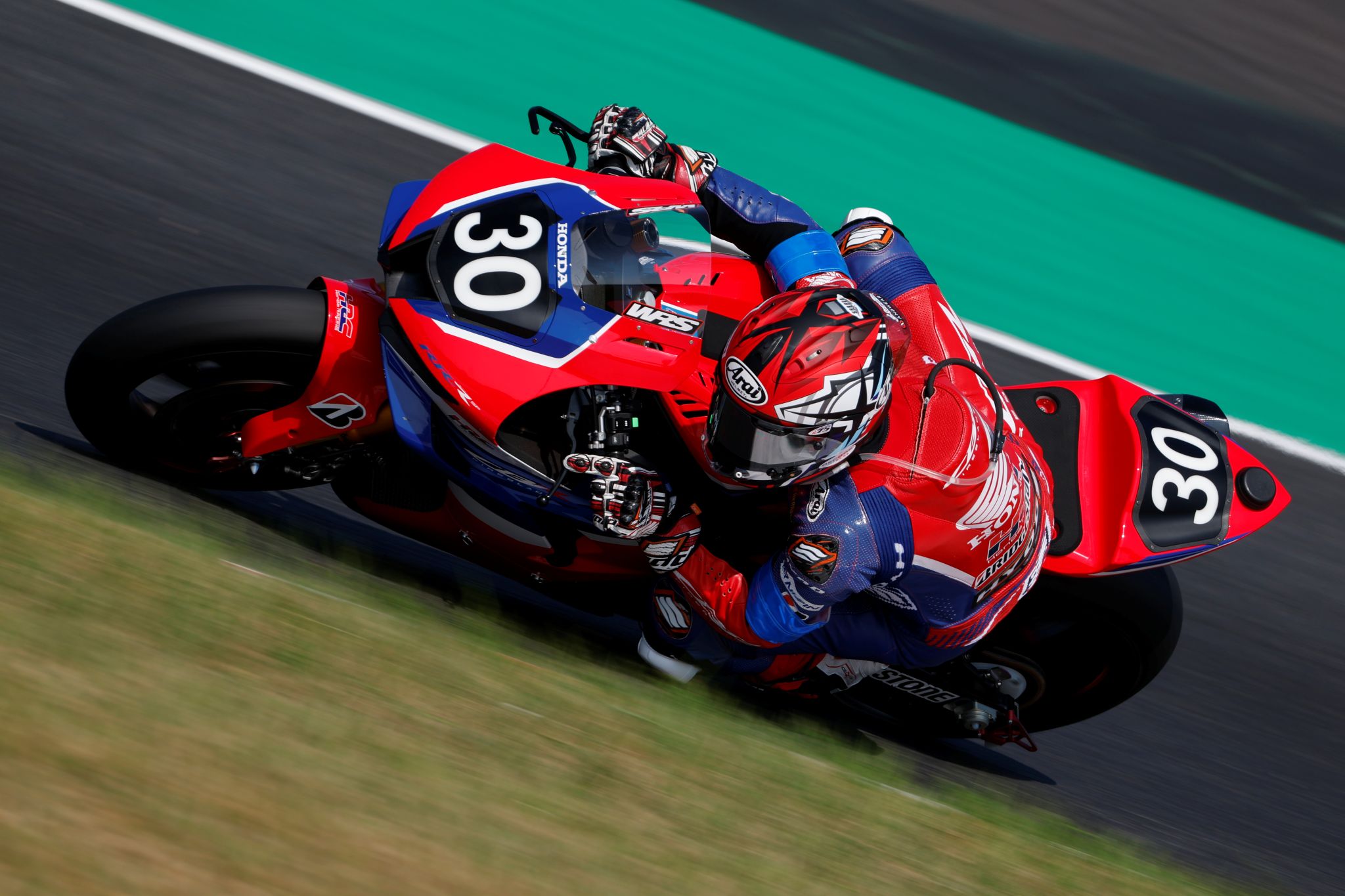 鈴鹿8耐」マシンとライダーがモビショーへ！ | セレブリティーライフ