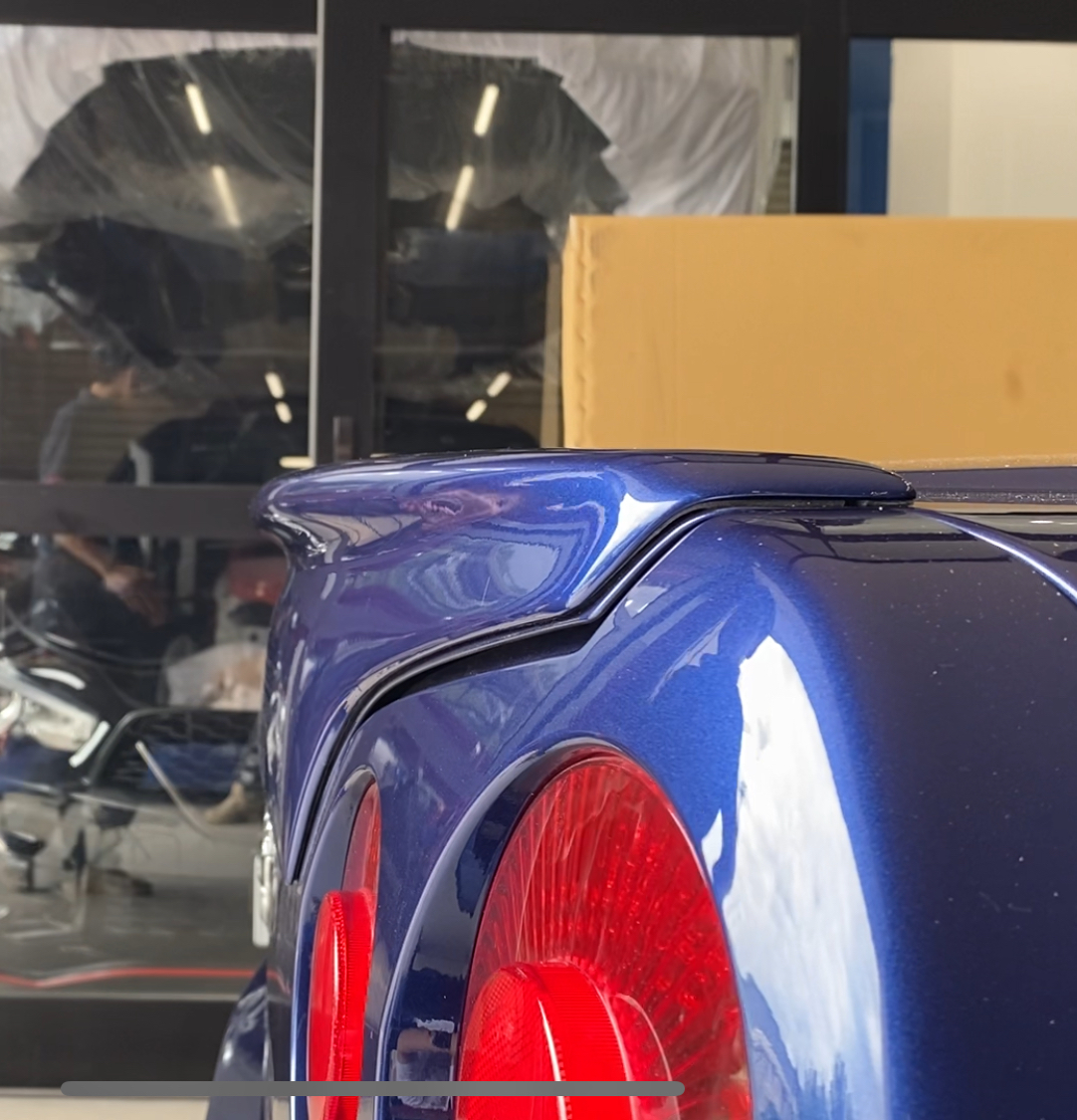 R34 4ドア FRP トランクスポイラー オオクボファクトリー 10周年