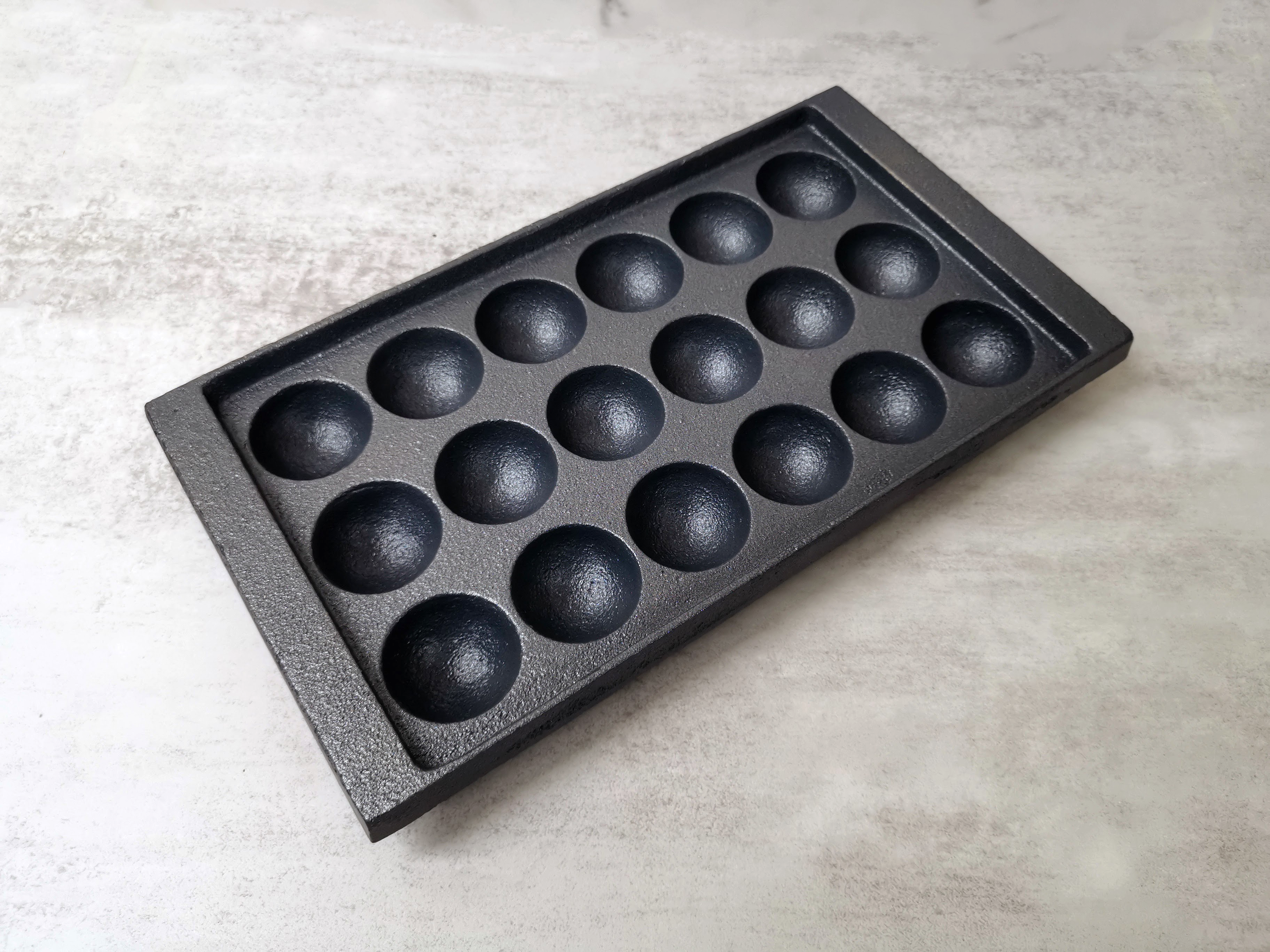 事例紹介】たこ焼き酒場 たこ太 様｜たこ焼き用鉄板を再塗装して、快適