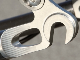 フルカスタムのカーボンフレーム PARLEE Z1 サイクルスポーツの特集