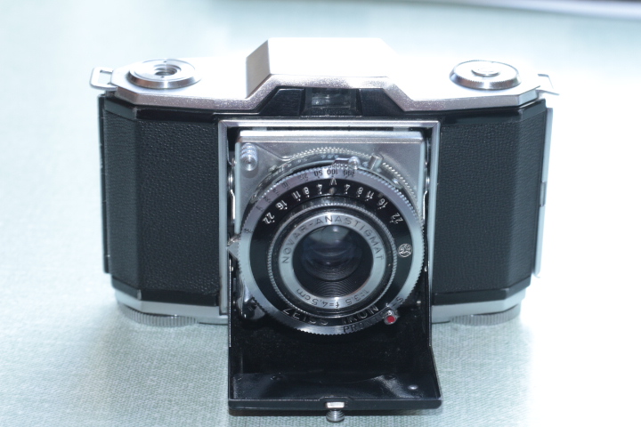 Zeiss Ikon Ikonta 35 – John's Cameras. A collection of interesting