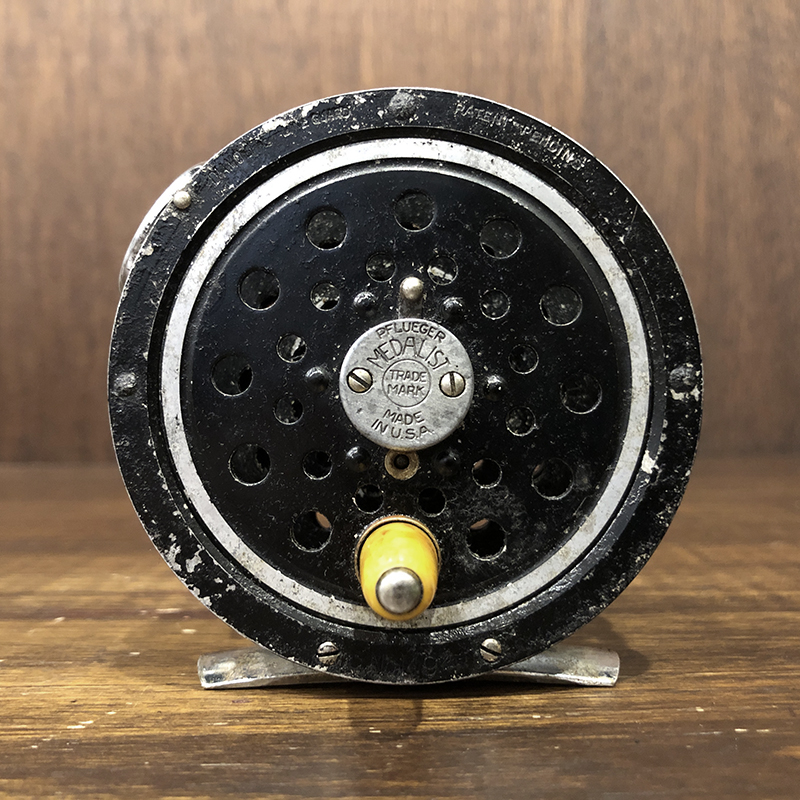 Pflueger Early Medalist 1494 Round Line Guard Vintage Fly Reel
