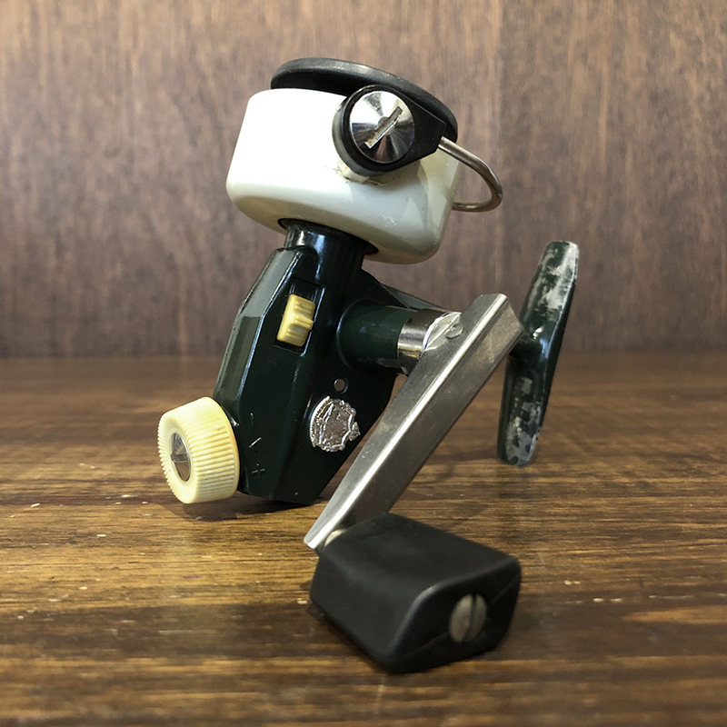 Abu Cardinal 33 Spinning Reel Early Rocket Bail Model Fn741200