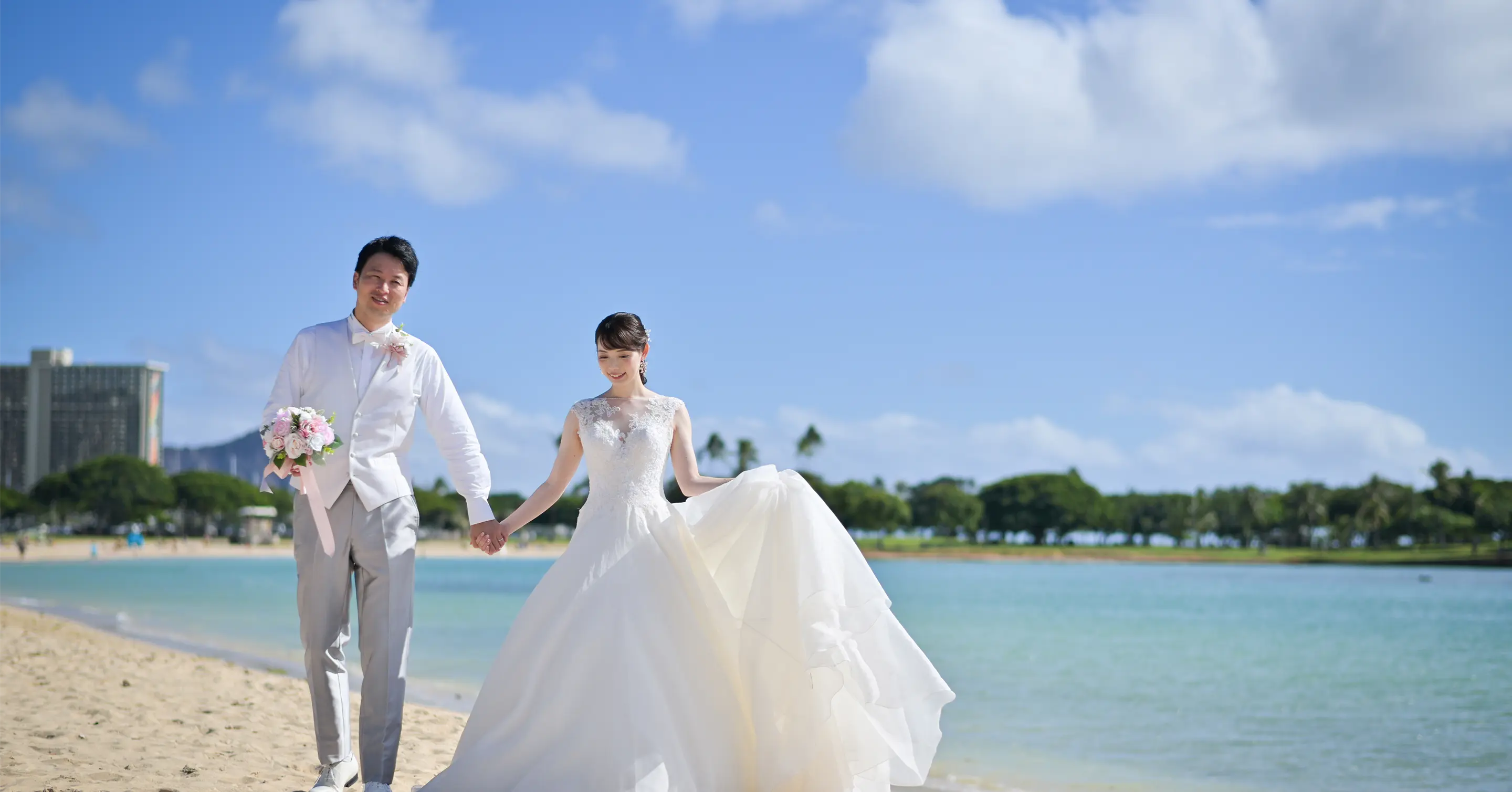 ハワイで結婚式ならワンエイトプランニング