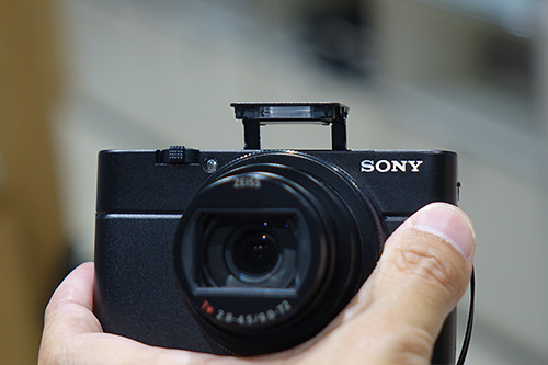 RX100VI】DSC-RX100M6 実機レビュー！ソニーストア大阪で触ってきまし