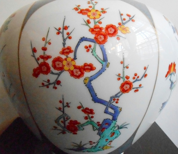 染錦梅菊牡丹）花瓶|有田焼の老舗-香蘭社オンラインショップ