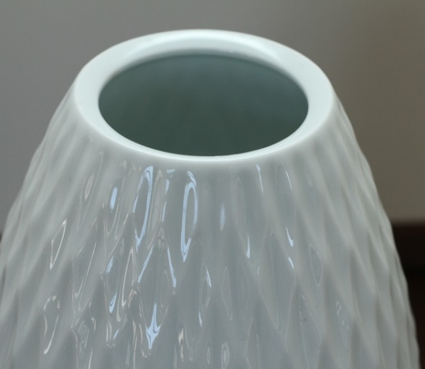 白磁ダイヤ 小）花瓶|有田焼の老舗-香蘭社オンラインショップ