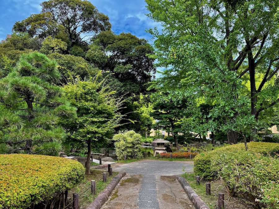 横網町公園 日本庭園 ― 伊東忠太建築『東京都慰霊堂』も…東京都墨田区