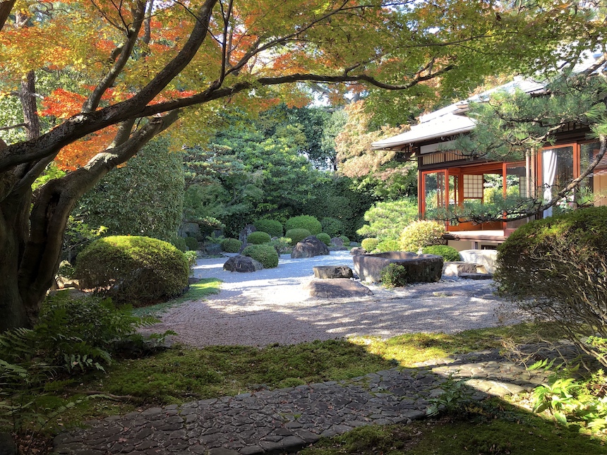 御香宮神社庭園“小堀遠州ゆかりの石庭” ― 中根金作作庭…京都市伏見区の