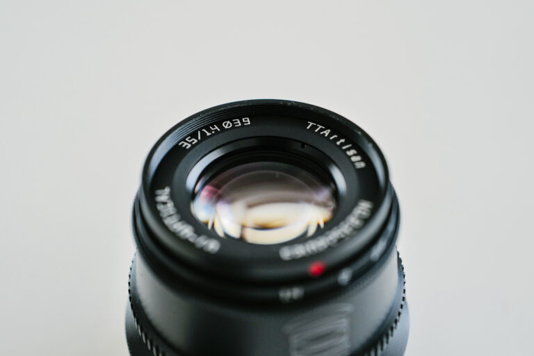 銘匠光学の単焦点レンズ「TTArtisan 35mm f/1.4 C（富士フィルムX