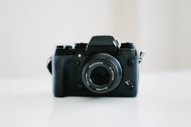 銘匠光学の単焦点レンズ「TTArtisan 35mm f/1.4 C（富士フィルムX