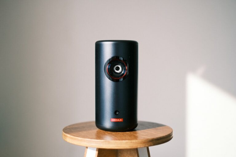 Ankerのモバイルレーザープロジェクター「Nebula Capsule 3 Laser」を