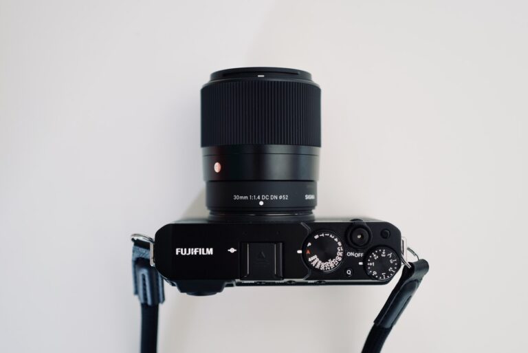 富士Xマウントの単焦点レンズSIGMA 30mm F1.4 DC DN Contemporaryを