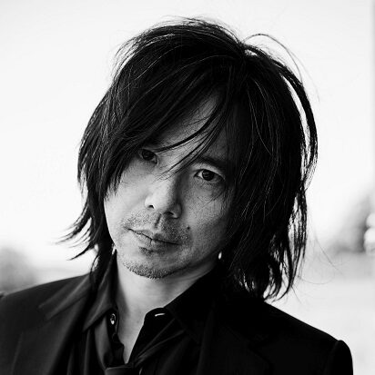 ファン必見!宮本浩次のおすすめDVD・CD・書籍・グッズまとめ