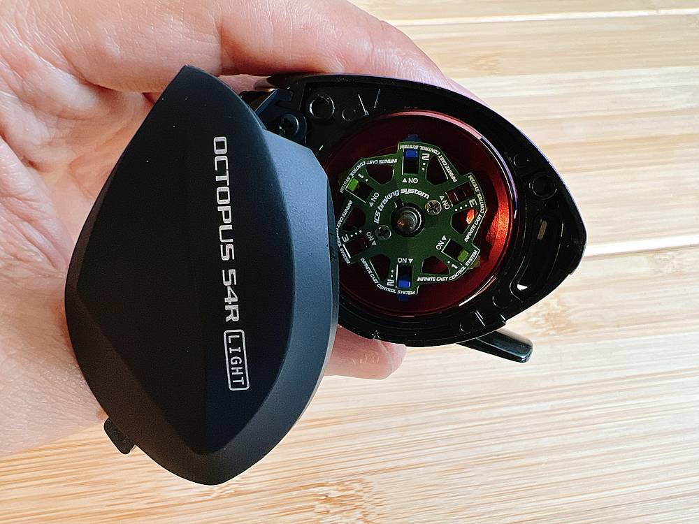 船エギタコで人気！「OCTOPUS LIGHT REEL（オクトパスライト）」の