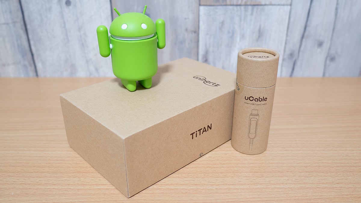 Unihertz Titan 開封の儀：300g超えのキーボード付きタフネススマホに