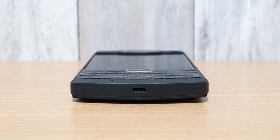 Unihertz Titan 開封の儀：300g超えのキーボード付きタフネススマホに