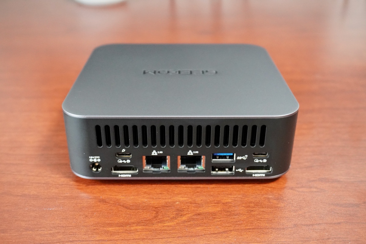 GEEKOM GT1 Mega レビュー：Core Ultra 9 185H・32GB・2TBを手のひら