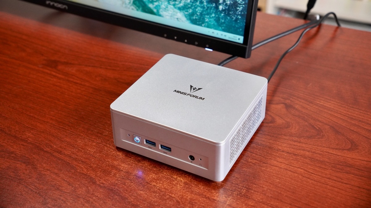 MINISFORUM UM880 Plus レビュー：Ryzen 7 8845HS/RAM32GBで快適動作な