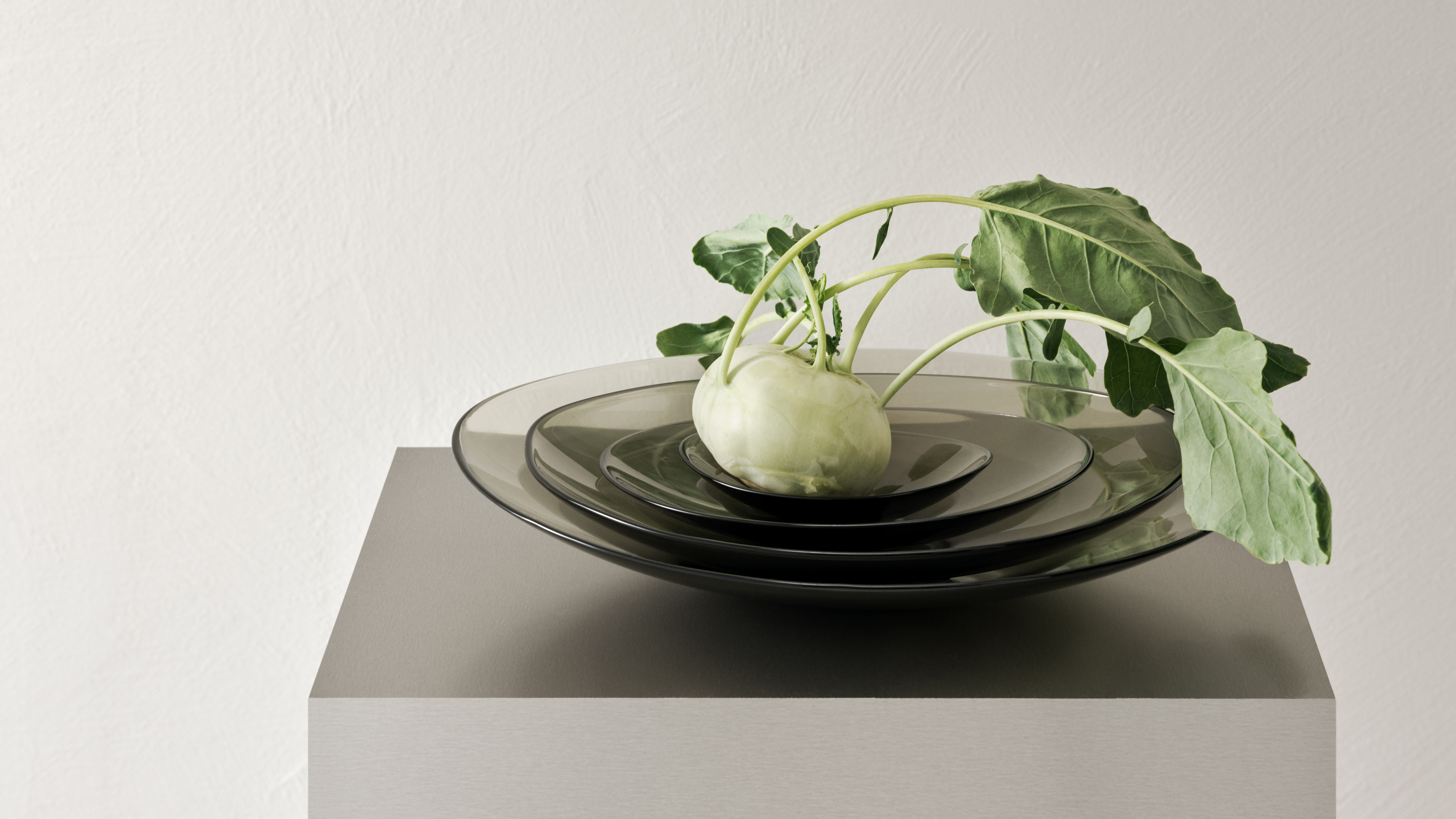 Ingegerd Råman | Pond plates in different sizes | Orrefors | Orrefors