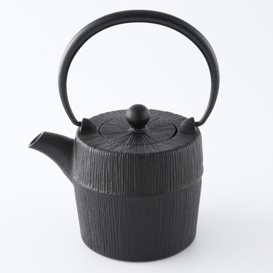 藍花 南部鉄器 朝日 黒 鉄瓶 450 ¥18,700 大人の焼き物