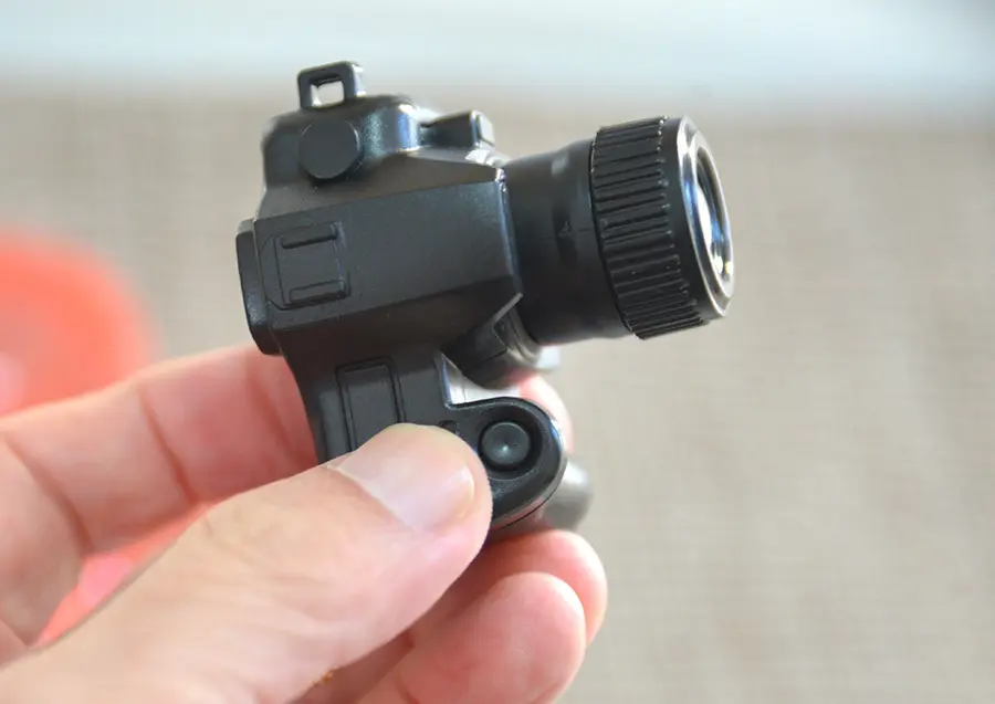 リアルと評判のカプセルトイ「フラッシュライティングカメラ」が再販