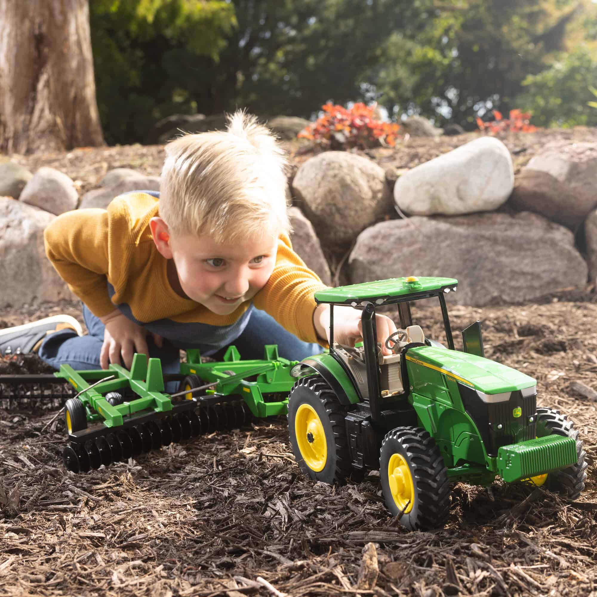 1/16 John Deere 637 Flex Fold Disk, ERTL Replica Play — Outback Toys