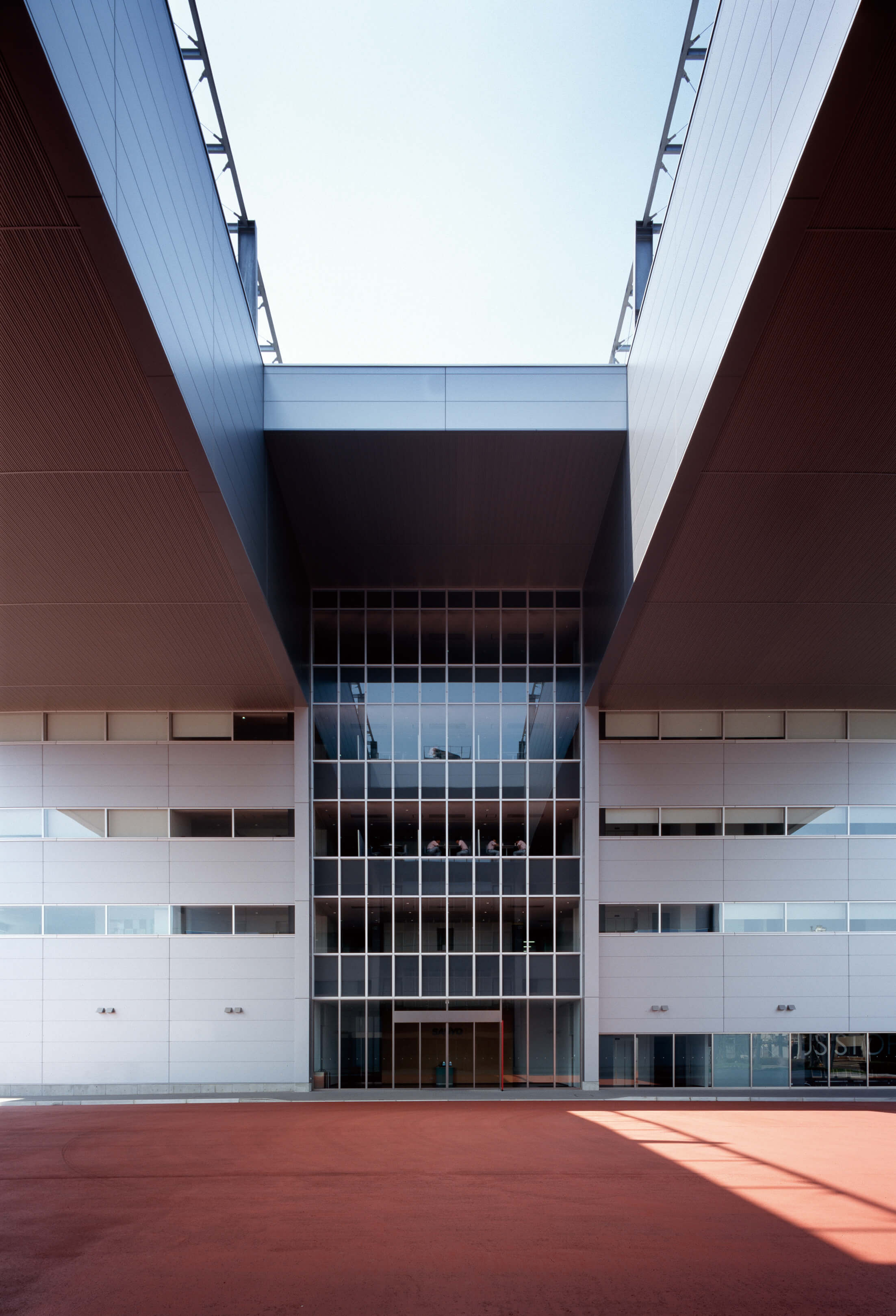 三洋電機 東京製作所 テクノゲート ‹ 施工事例 – NISC PANEL – 外壁材