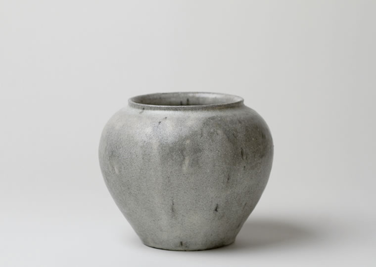灰釉花器 | Works | 長谷川奈津 | panorama