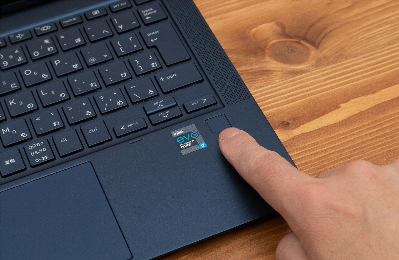 HP Elite Dragonfly G2 ビジネスシーンに最適化された 2in1ノート