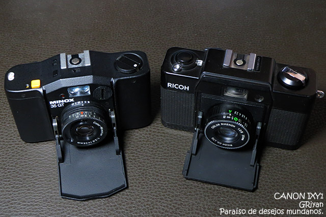 パカっと開くギミックが楽しいカメラ RICOH FF-1のジャンクを分解して