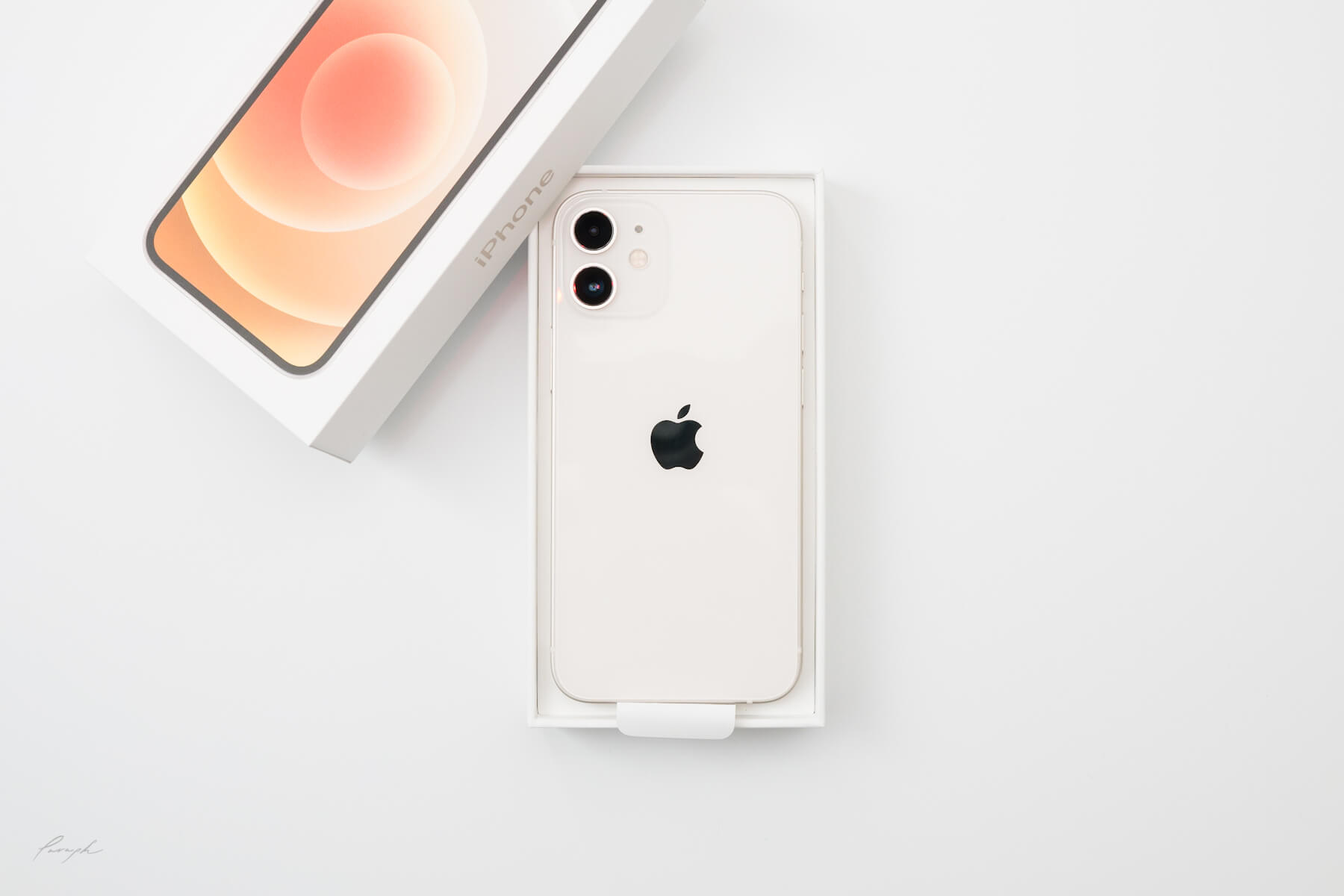 あの頃を思い出す。最高傑作のiPhone12 mini ホワイトを開封レビュー