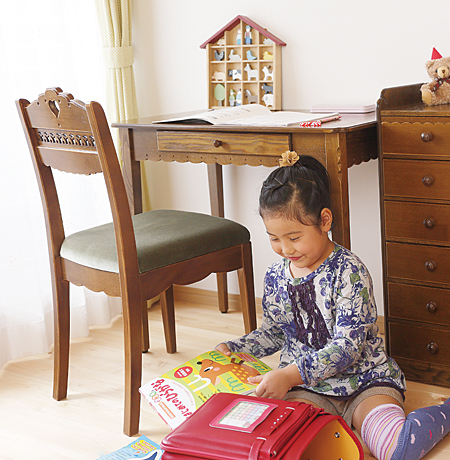 チェアー | 【パリの雑貨屋｜静岡の家具メーカー】静岡の職人による