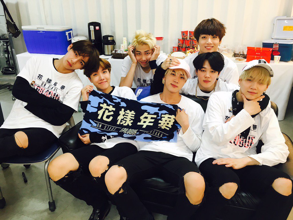 BTS 2016 LIVE 花様年華 ON STAGE EPILOGUE 2016 BTS LIVE ＜花様年華 on stage ： epilogue～Japan Edition