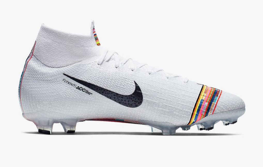 ナイキ サッカースパイク 『マーキュリアル スーパーフライ6 FG』 新色