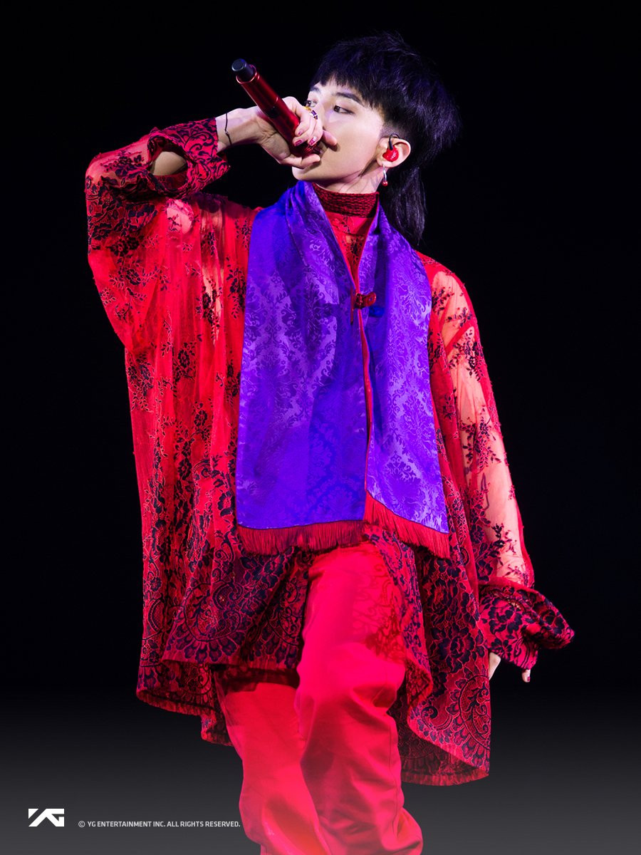 ミュージック G-DRAGON 2017 TOUR ACT III, M.O.T.T.E G-DRAGON 2017 WORLD TOUR <ACT III, M.O.T.T.E> IN JAPAN - Album by