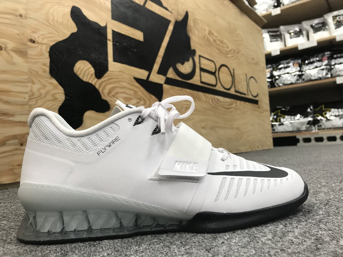 NIKEロマレオス3が本日入荷EZOBOLICでは24cm-30cmまで取り揃えており