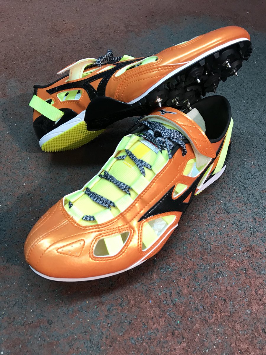 ミズノステップオリジナルスパイク入荷致しました‼️1枚目から