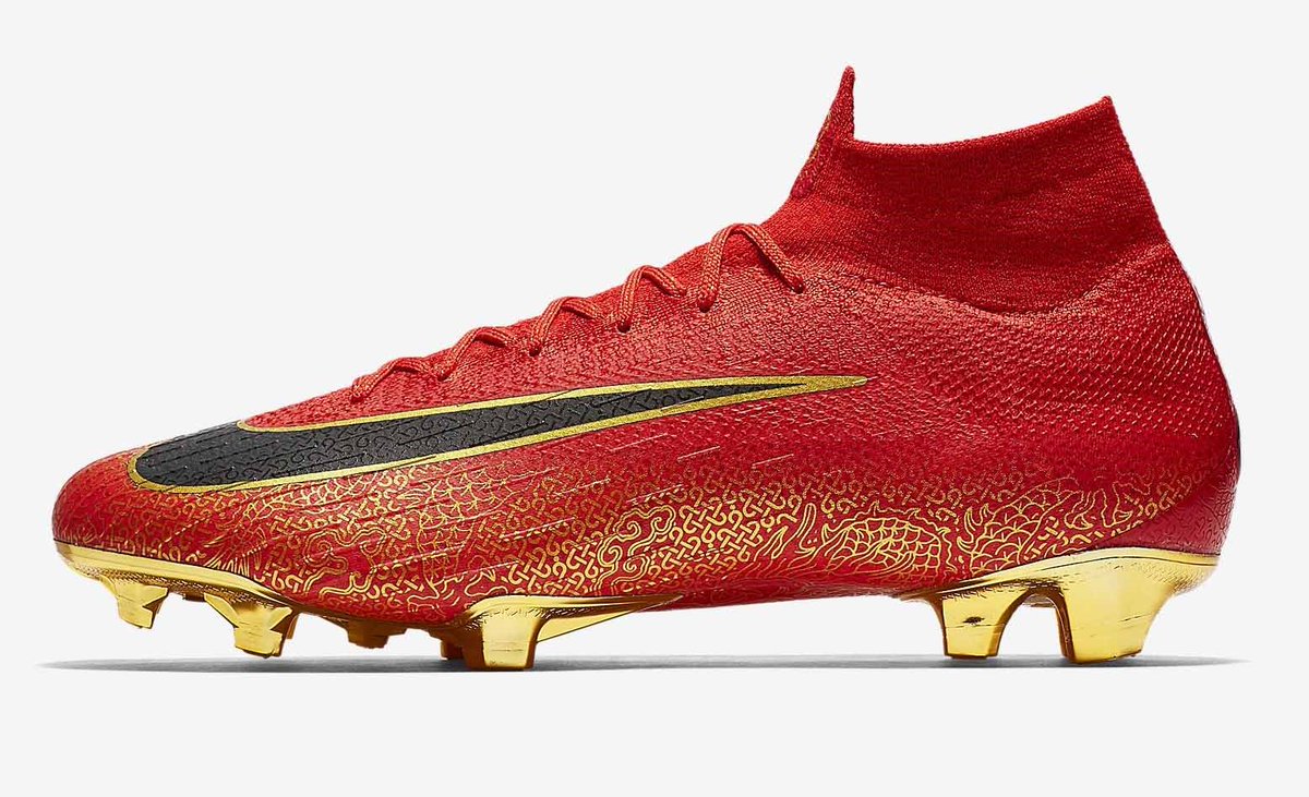 ナイキ サッカースパイク 『マーキュリアル スーパーフライ CR7 FG