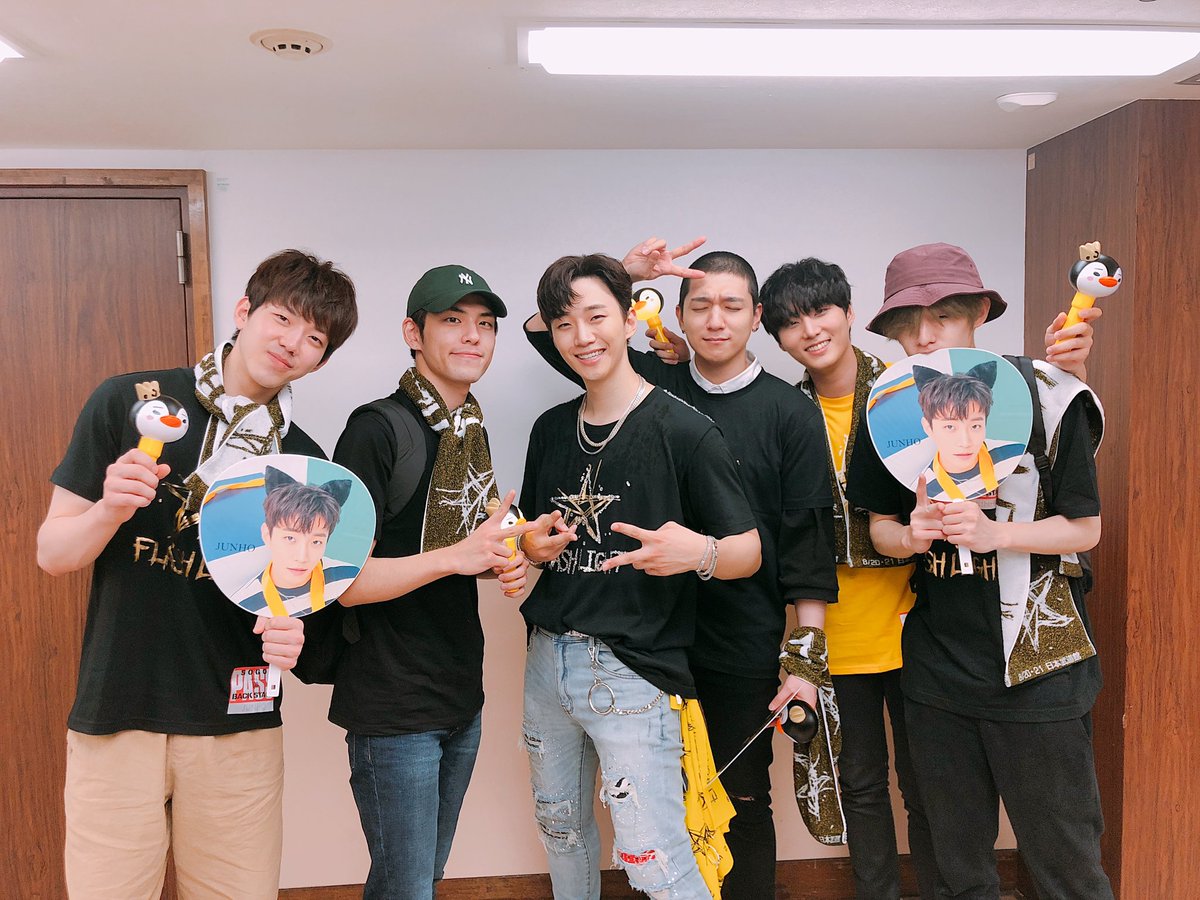 そして可愛い後輩のDAY6も応援に来てくれました！ #2PM #JUNHO #ジュノ