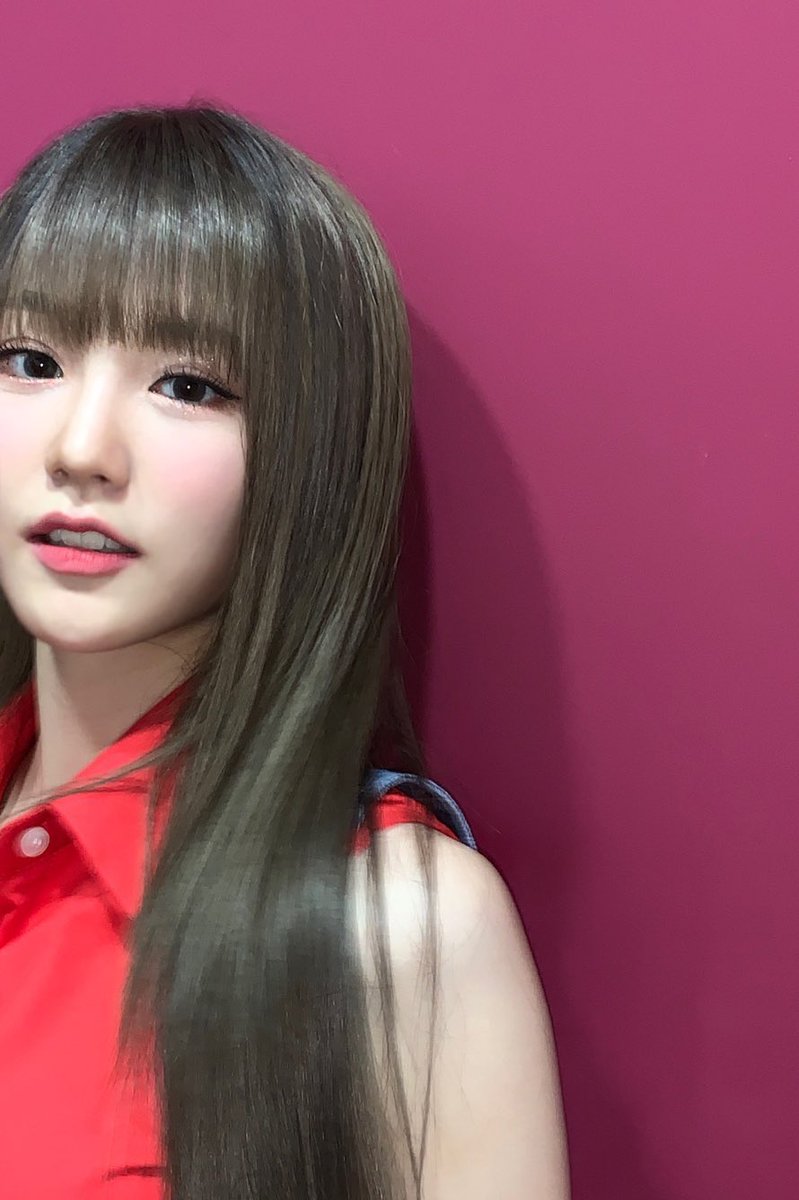 ナナ ] 今日はとてもあついですね🌹 It's so so hot today 🌹 #wooah