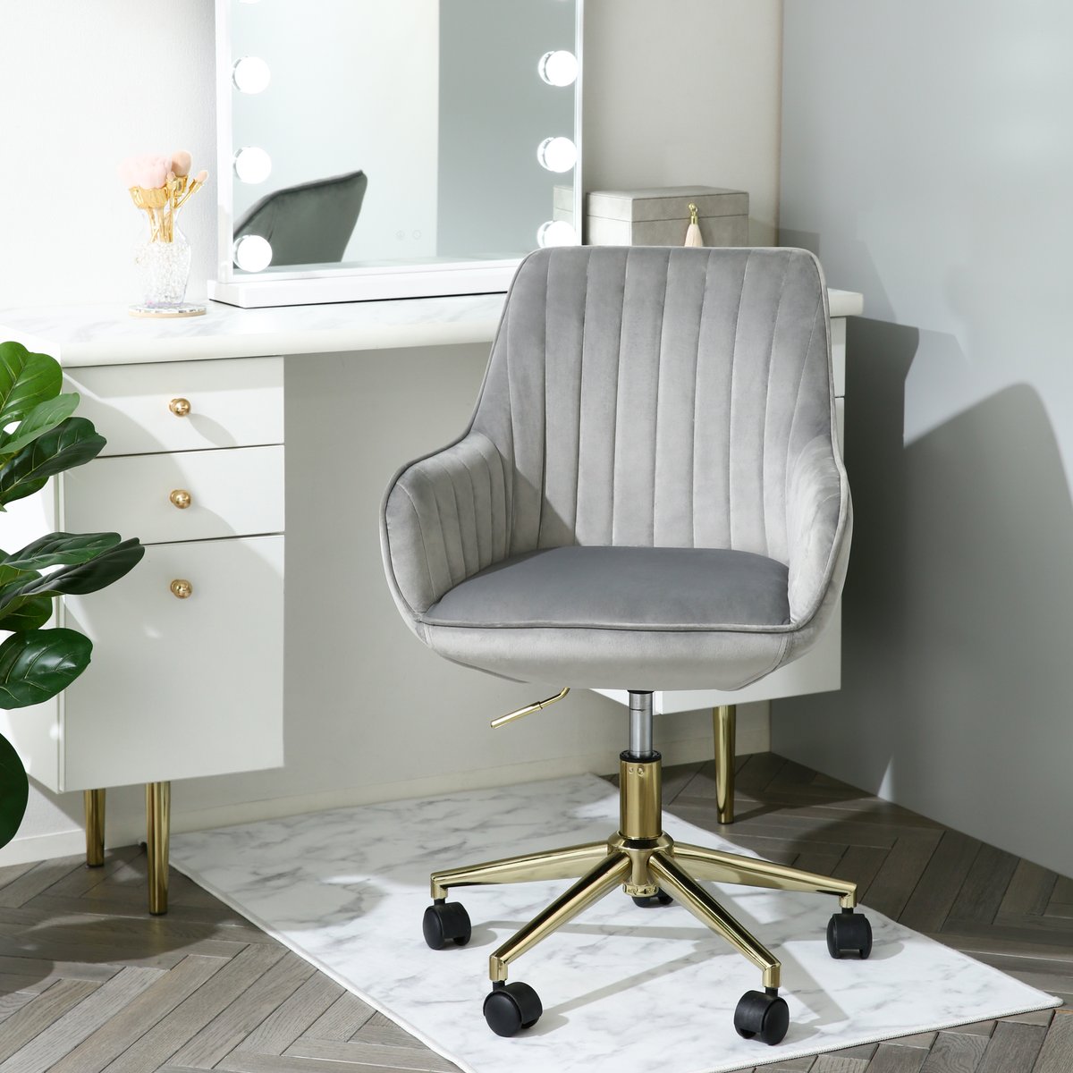 Francfrancのある生活 【NEW!】 大人気のデスクチェアから新色のグレー