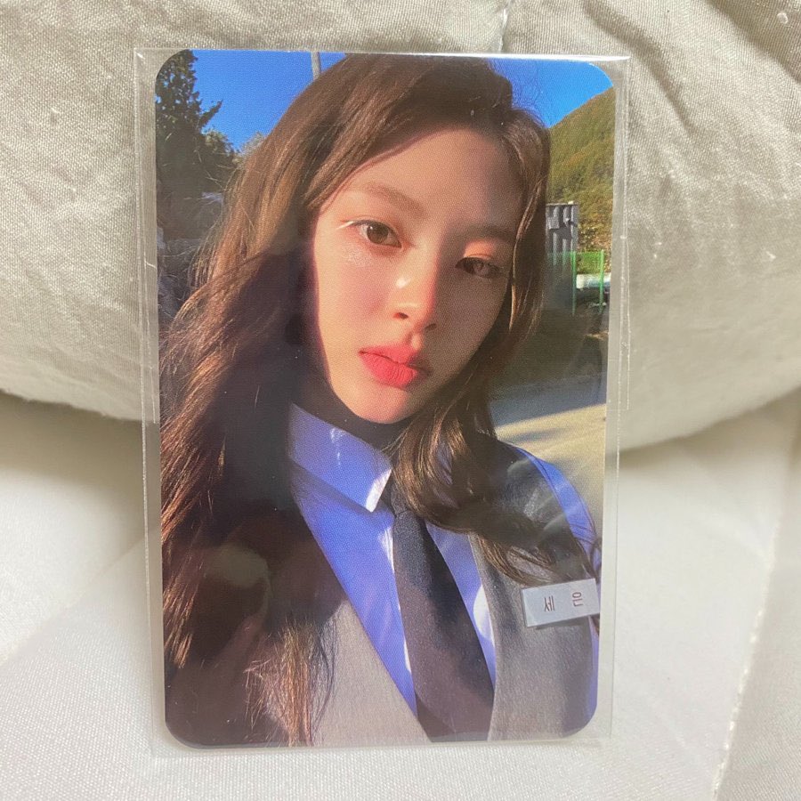 94. STAYC So Bad Apple Music Pre-Order Benefit Seeun Photocard