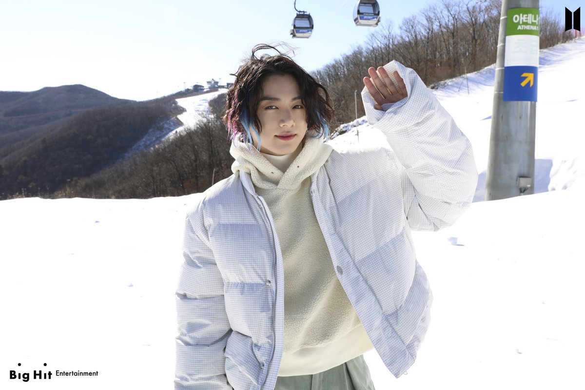PHOTO] Behind the scenes of BTS 2021 Winter Package | Jungkook