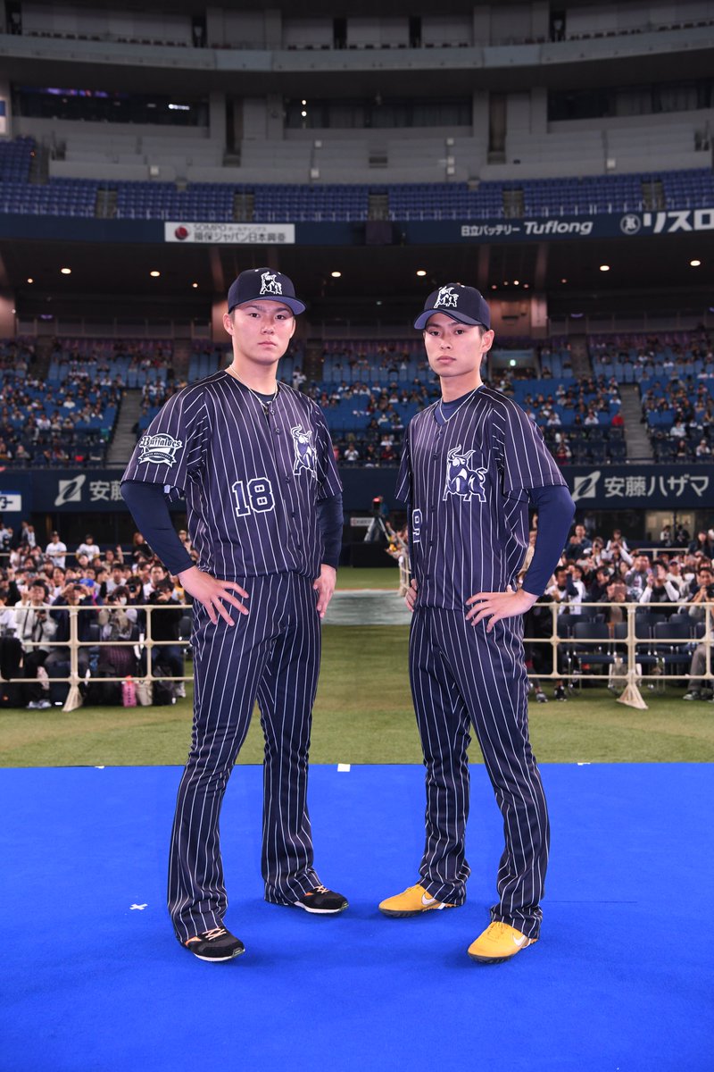 メインステージでは2020年シーズン着用する新ユニフォームがお披露目