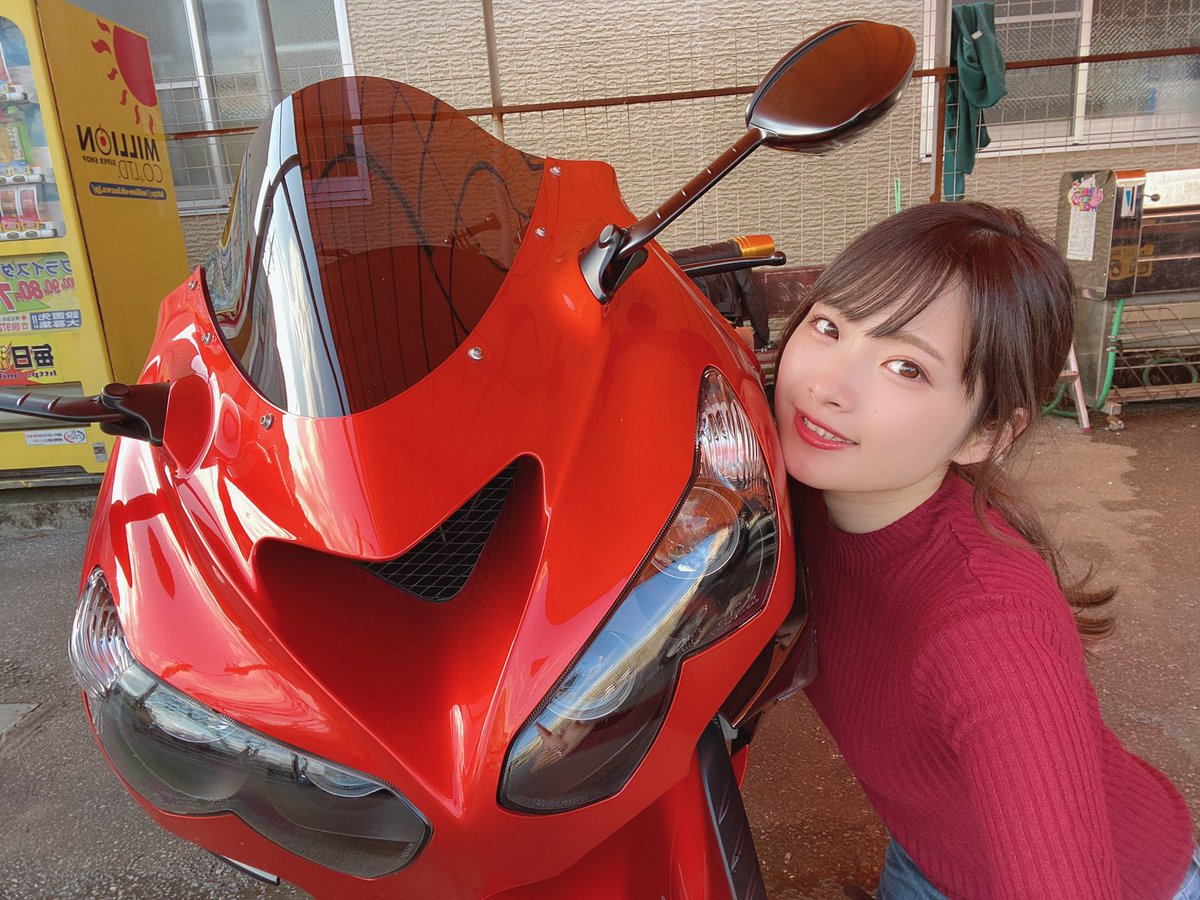 名前：あみ 性別：女 年齢：22歳 住み：東京都 身長：156cm 愛車